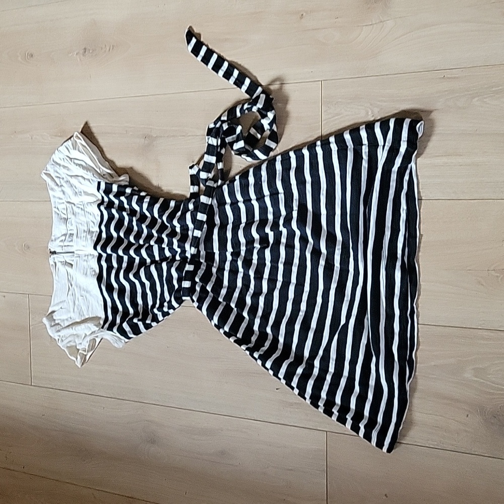 Xs dress - Picture 1 of 4